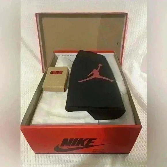 NIKE Air Jordan 9.5 Retro 1 Women’s Shoes - Picture 7 of 7